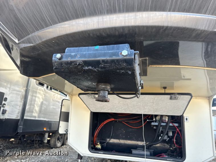 image for item EM8342 2015 Forest River Cardinal camper