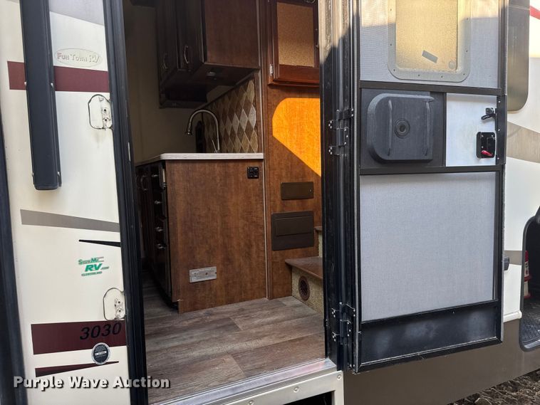 image for item EM8342 2015 Forest River Cardinal camper