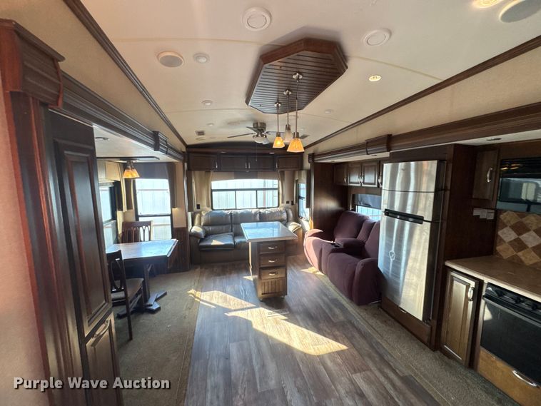 image for item EM8342 2015 Forest River Cardinal camper