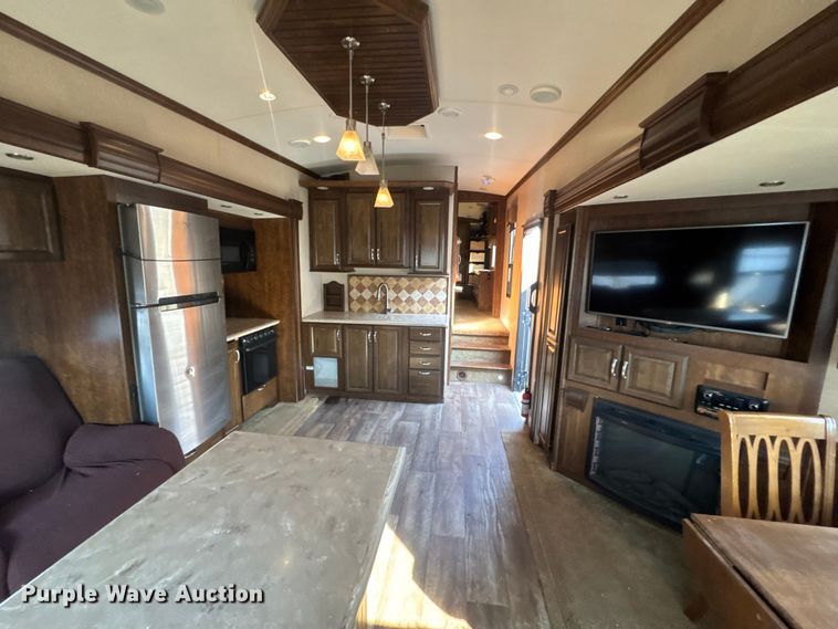 image for item EM8342 2015 Forest River Cardinal camper