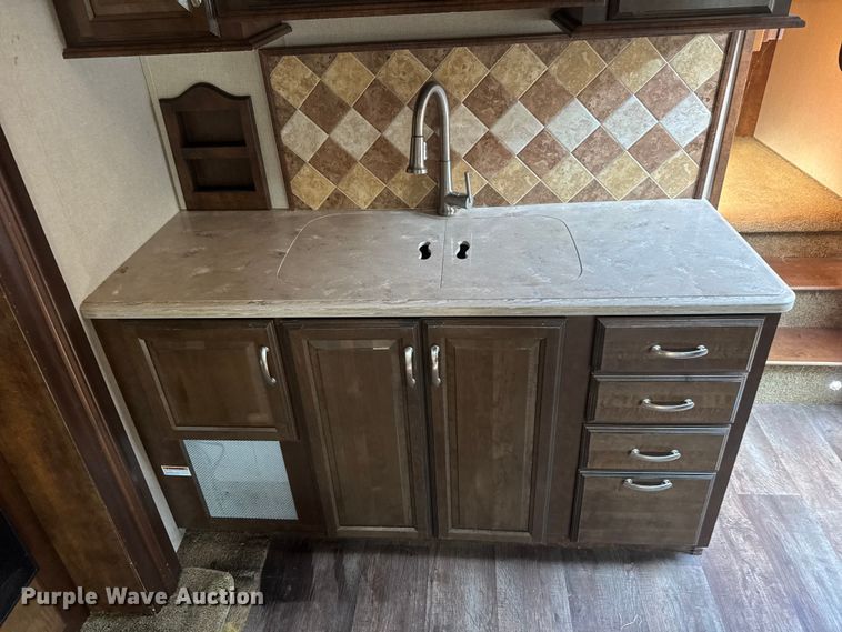 image for item EM8342 2015 Forest River Cardinal camper