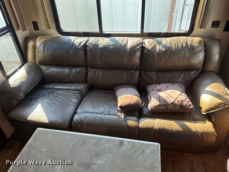 image for item EM8342 2015 Forest River Cardinal camper