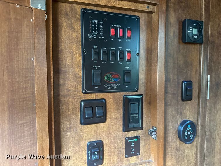 image for item EM8342 2015 Forest River Cardinal camper