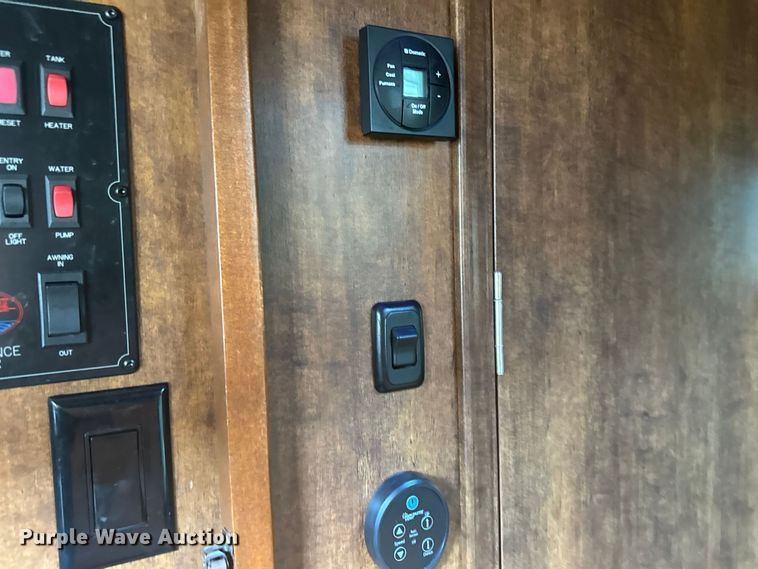 image for item EM8342 2015 Forest River Cardinal camper