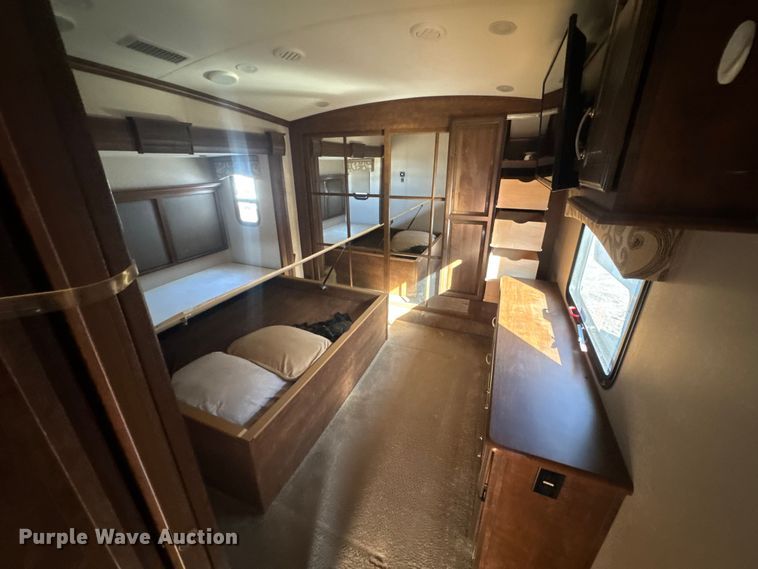 image for item EM8342 2015 Forest River Cardinal camper