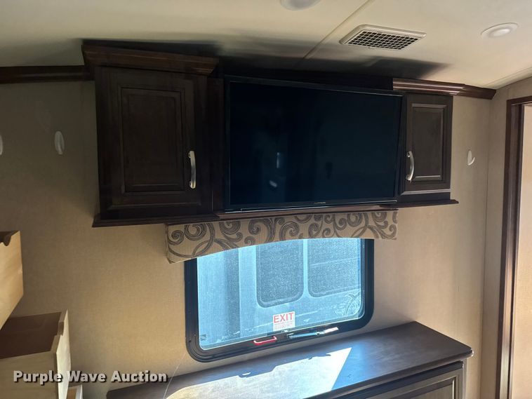 image for item EM8342 2015 Forest River Cardinal camper