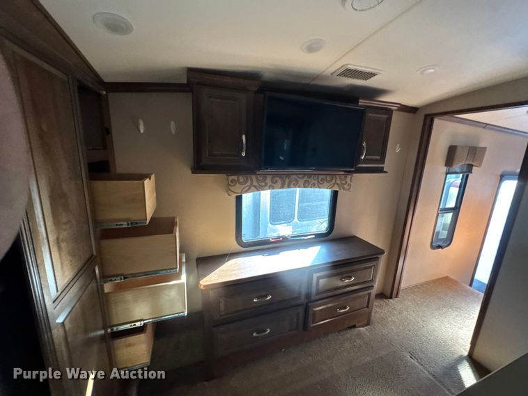 image for item EM8342 2015 Forest River Cardinal camper