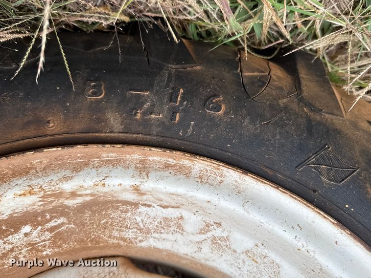 image for item EM8353 Allis-Chalmers 620 lawn tractor