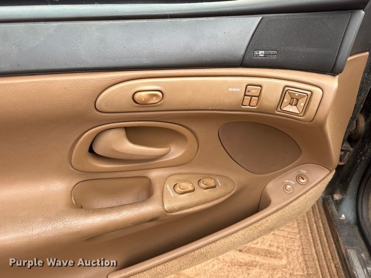 image for item EM8362 1995 Lincoln Mark VIII 