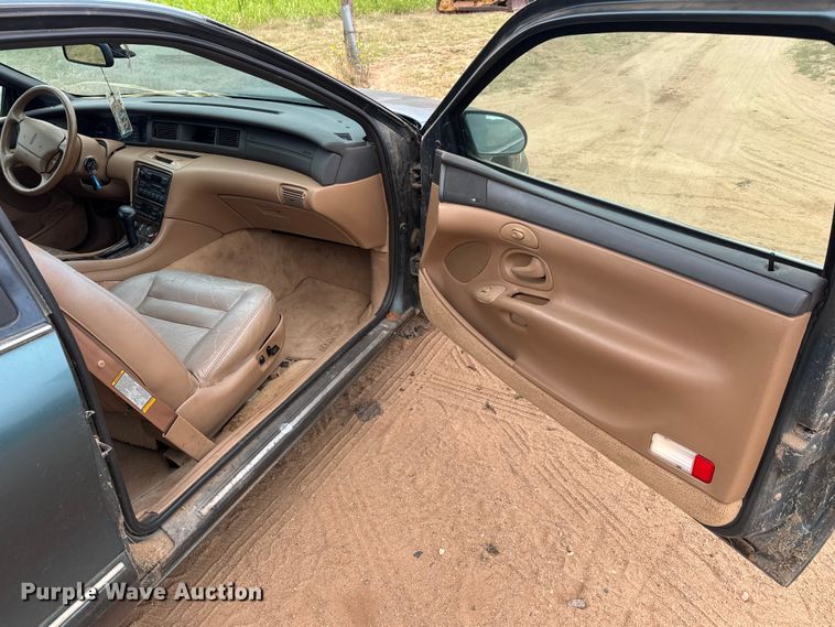 image for item EM8362 1995 Lincoln Mark VIII 