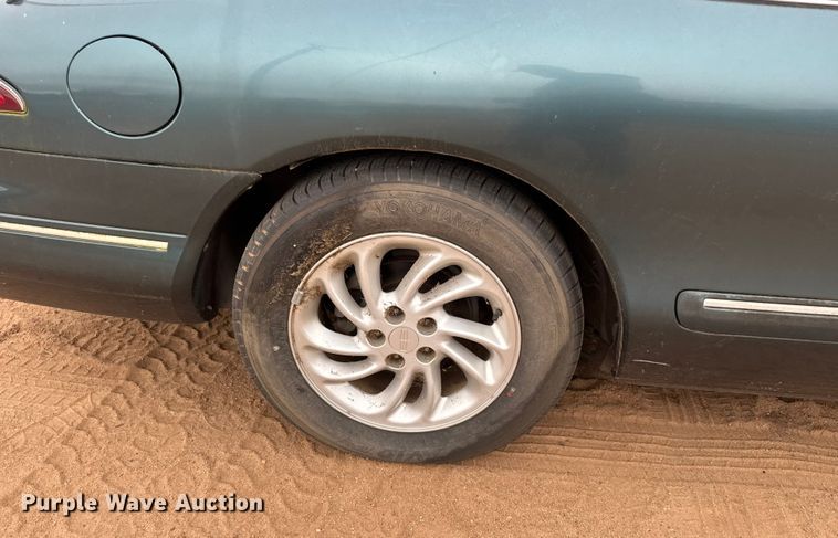 image for item EM8362 1995 Lincoln Mark VIII 