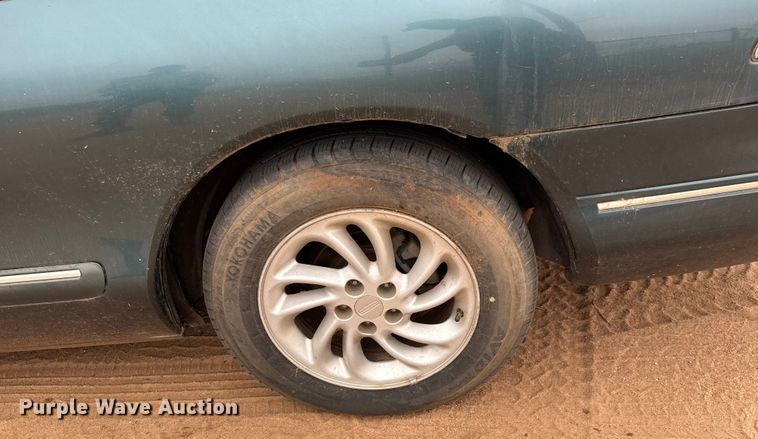 image for item EM8362 1995 Lincoln Mark VIII 