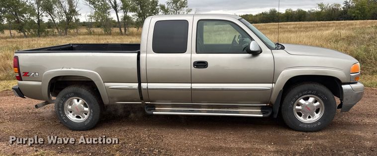 image for item EM8398 2002 GMC Sierra 1500 Ext. Cab pickup truck