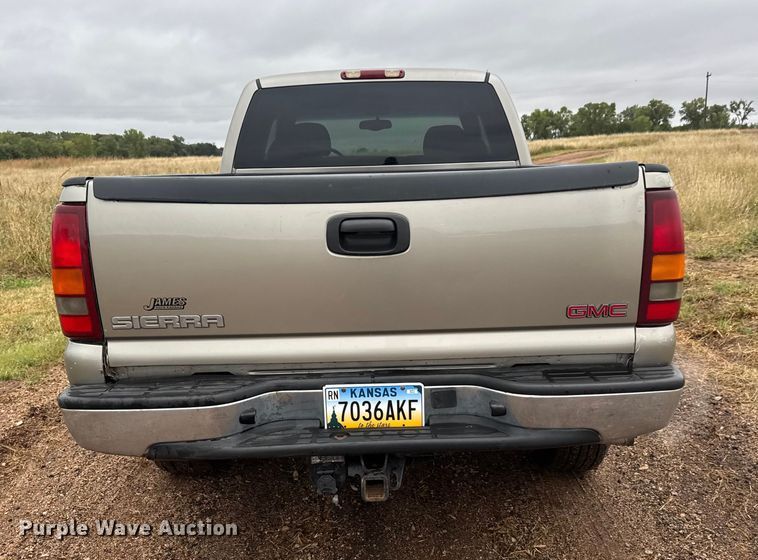 image for item EM8398 2002 GMC Sierra 1500 Ext. Cab pickup truck