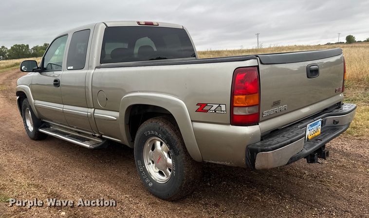 image for item EM8398 2002 GMC Sierra 1500 Ext. Cab pickup truck