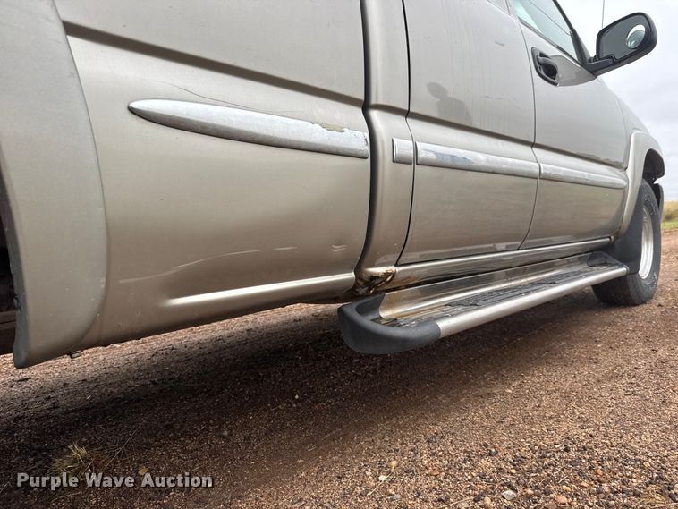 image for item EM8398 2002 GMC Sierra 1500 Ext. Cab pickup truck