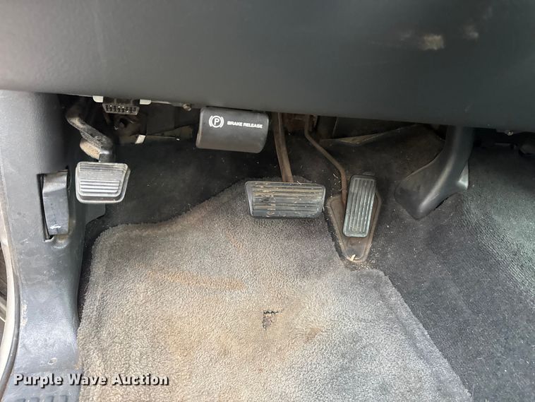 image for item EM8398 2002 GMC Sierra 1500 Ext. Cab pickup truck
