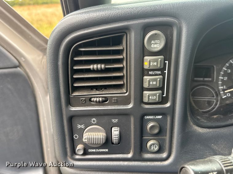 image for item EM8398 2002 GMC Sierra 1500 Ext. Cab pickup truck