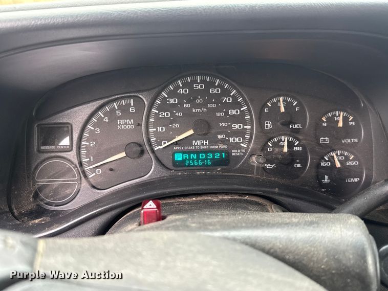 image for item EM8398 2002 GMC Sierra 1500 Ext. Cab pickup truck