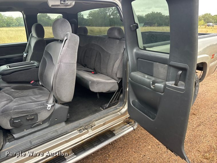 image for item EM8398 2002 GMC Sierra 1500 Ext. Cab pickup truck