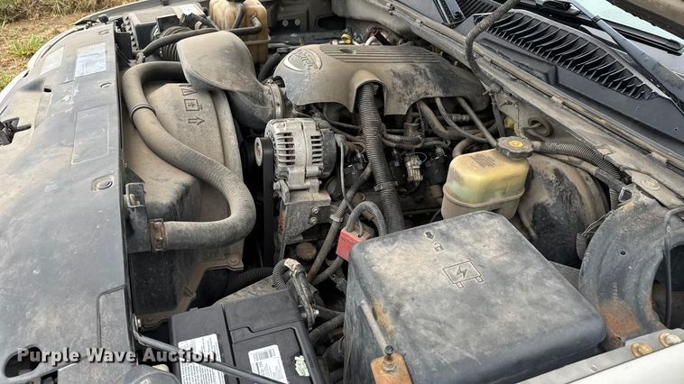 image for item EM8398 2002 GMC Sierra 1500 Ext. Cab pickup truck