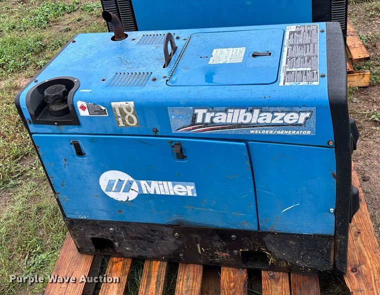 image for item EN5638 Miller Trailblazer 275 welder/generator