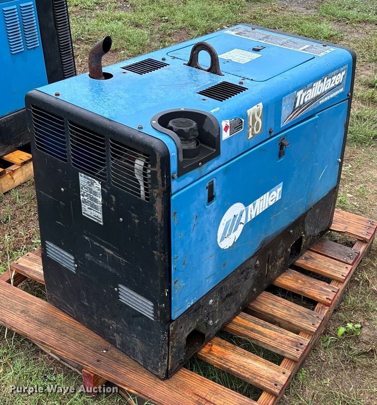 image for item EN5638 Miller Trailblazer 275 welder/generator