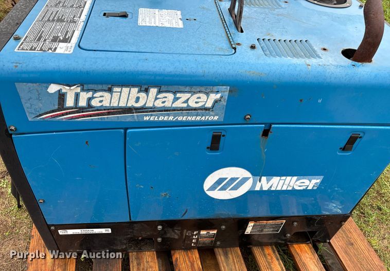 image for item EN5638 Miller Trailblazer 275 welder/generator
