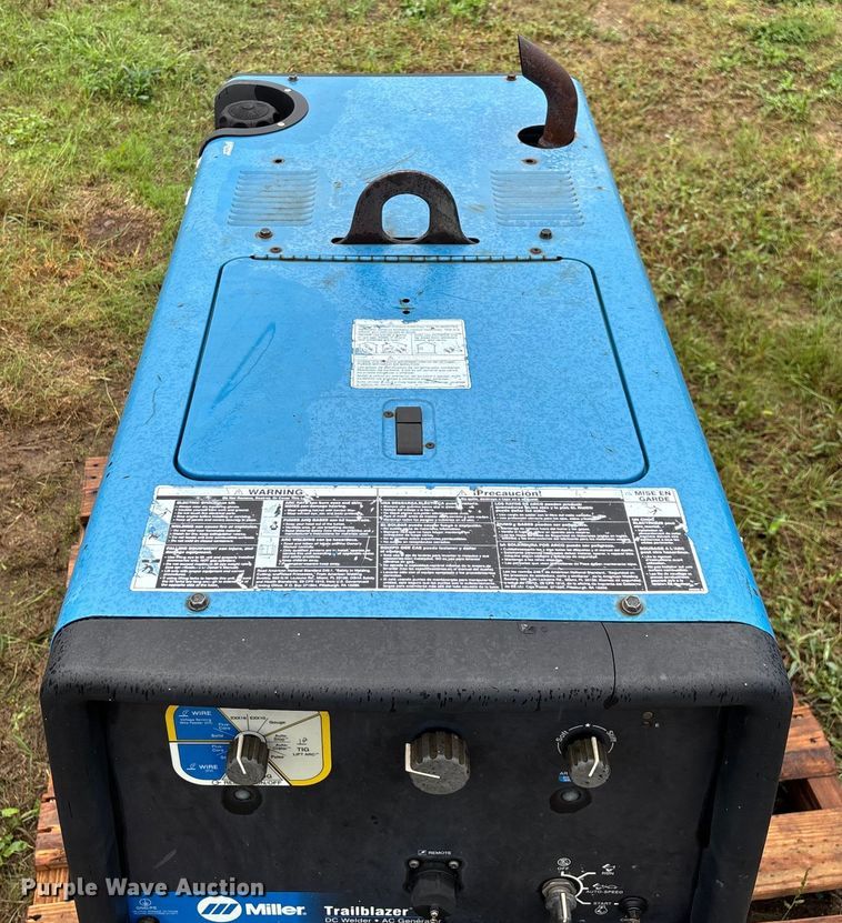 image for item EN5638 Miller Trailblazer 275 welder/generator
