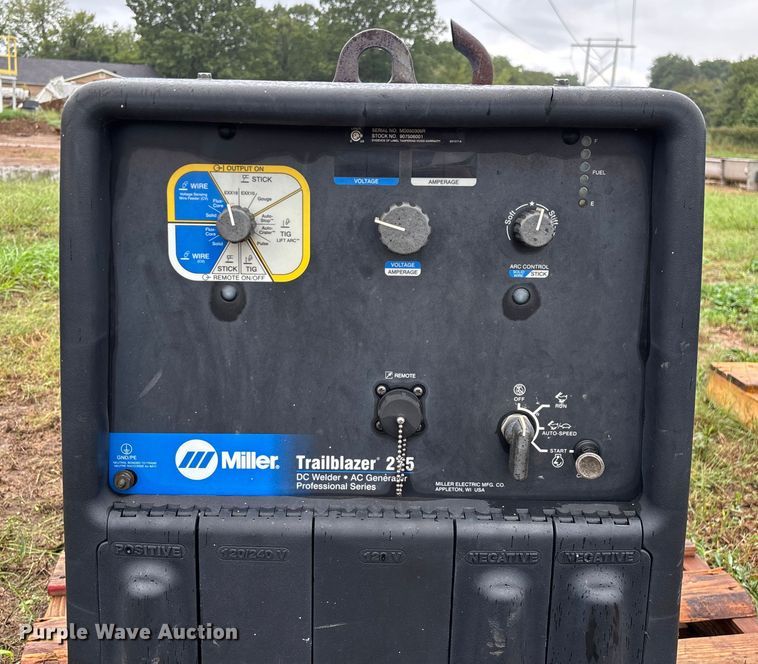 image for item EN5638 Miller Trailblazer 275 welder/generator