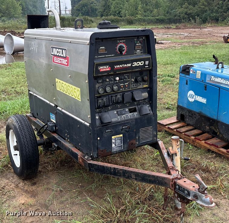 image for item EN5639 Lincoln Electric Vantage 300 welder/generator