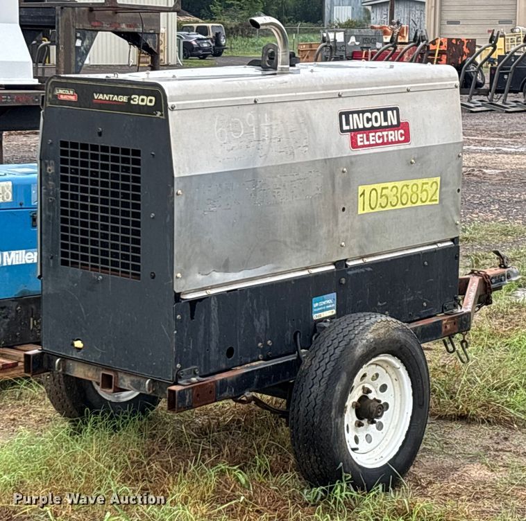 image for item EN5639 Lincoln Electric Vantage 300 welder/generator