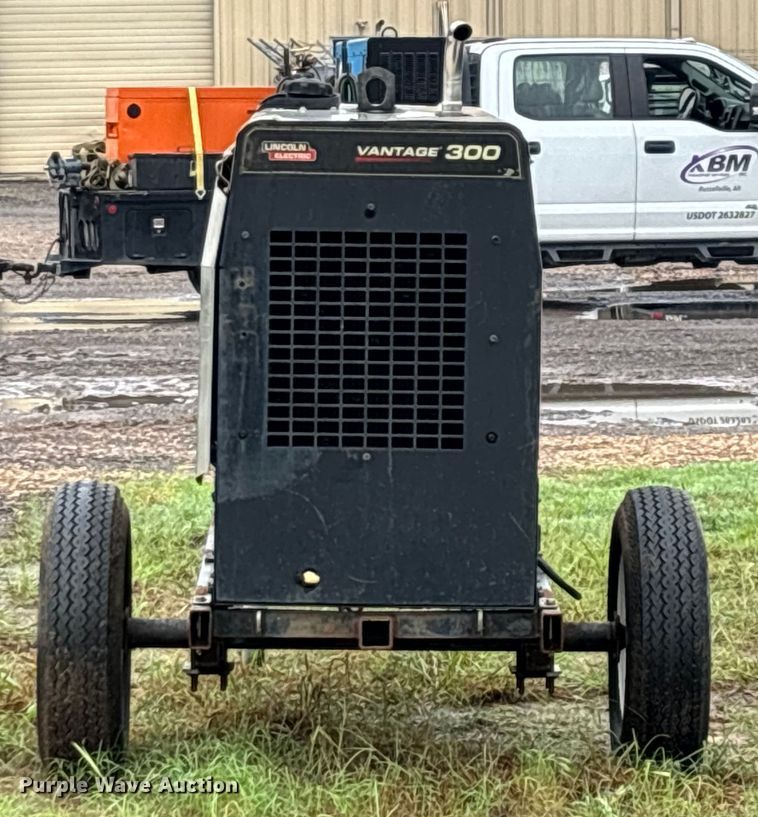 image for item EN5639 Lincoln Electric Vantage 300 welder/generator