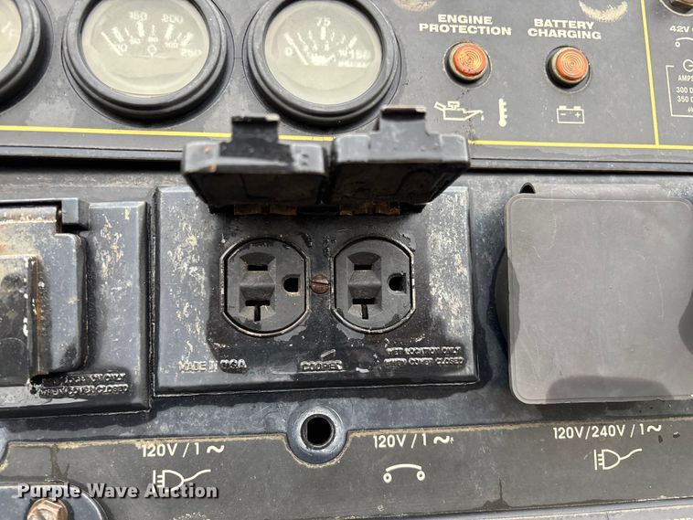 image for item EN5639 Lincoln Electric Vantage 300 welder/generator