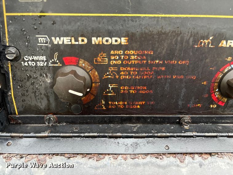image for item EN5639 Lincoln Electric Vantage 300 welder/generator