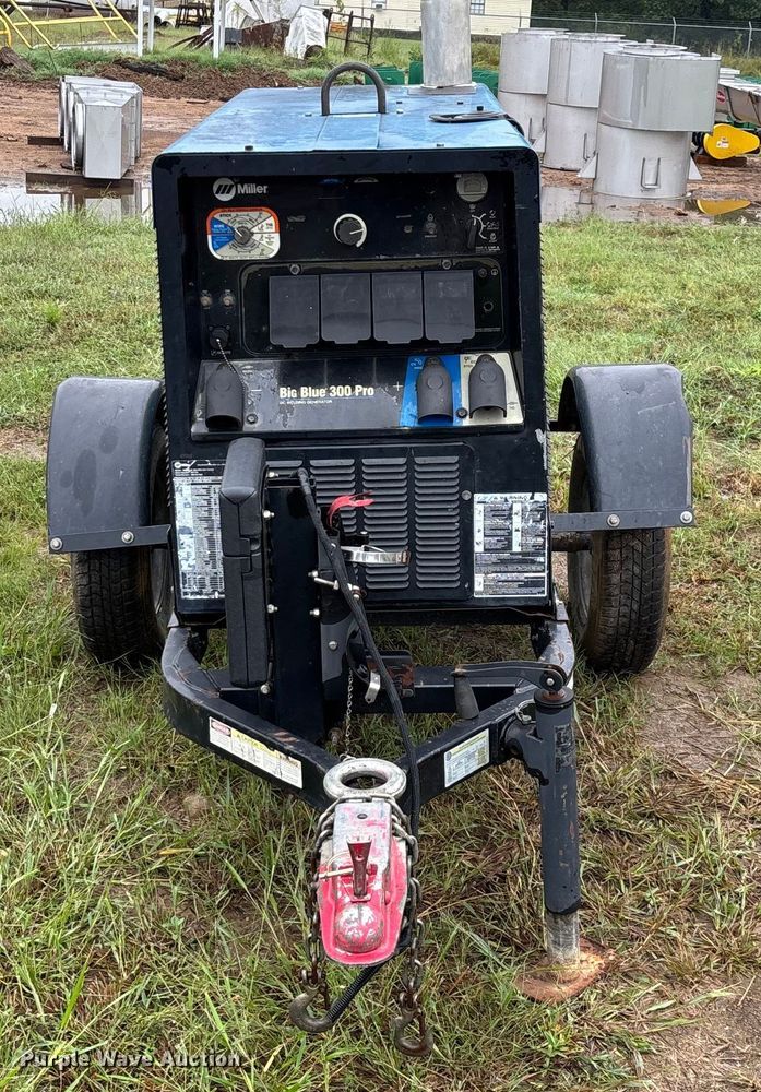 image for item EN5640 Miller Big Blue 300 Pro Cat CC/CV welder/generator