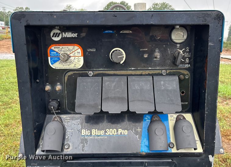 image for item EN5640 Miller Big Blue 300 Pro Cat CC/CV welder/generator
