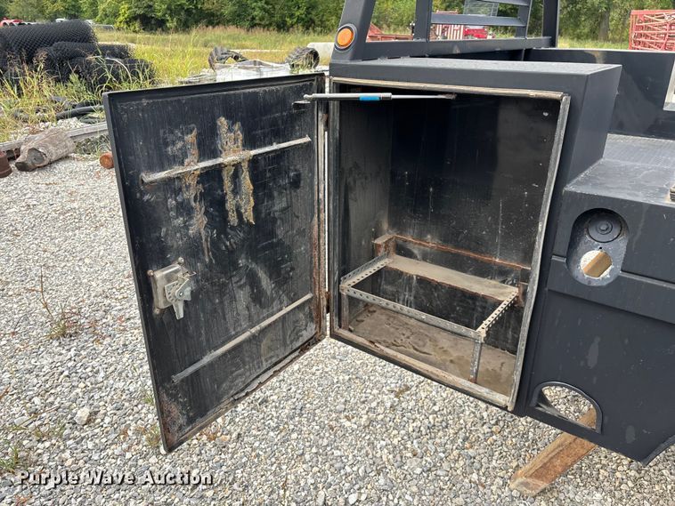 image for item EN5668 Flatbed