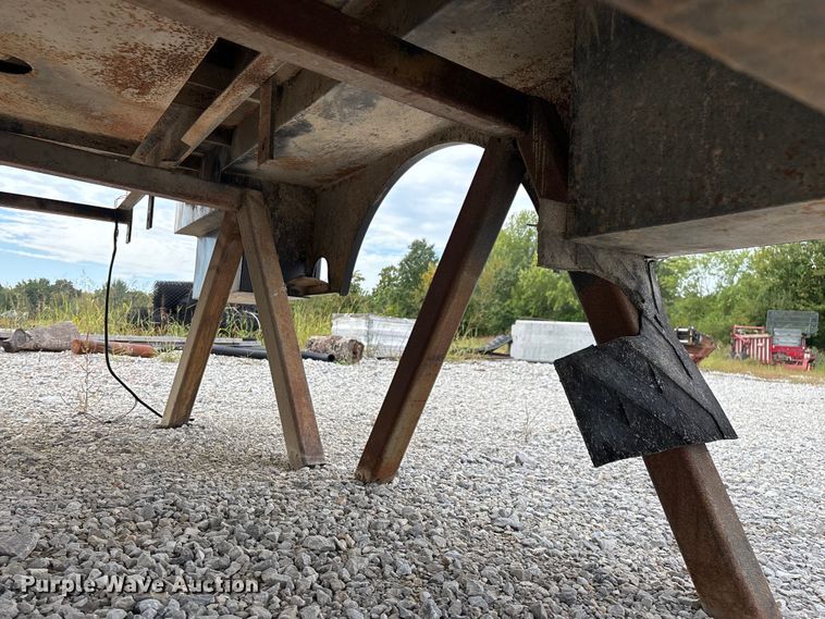 image for item EN5668 Flatbed