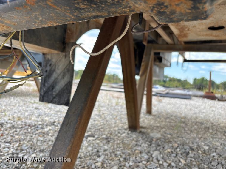 image for item EN5668 Flatbed