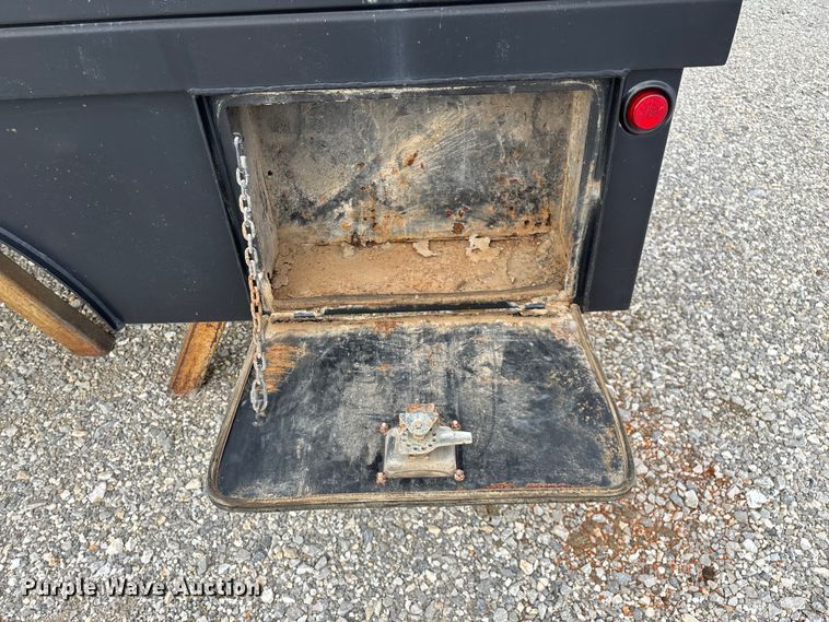 image for item EN5669 Flatbed