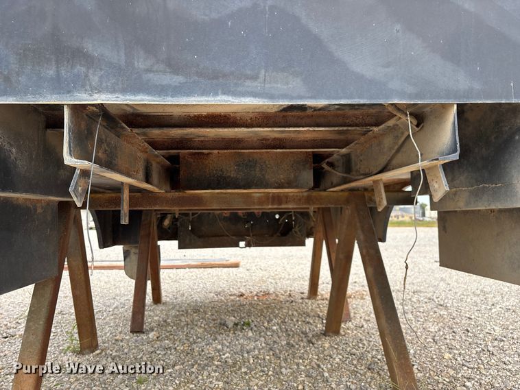 image for item EN5669 Flatbed