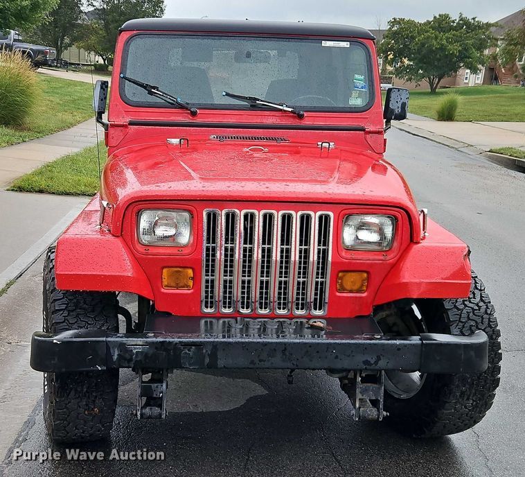 image for item EO4687 1995 Jeep Wrangler SUV