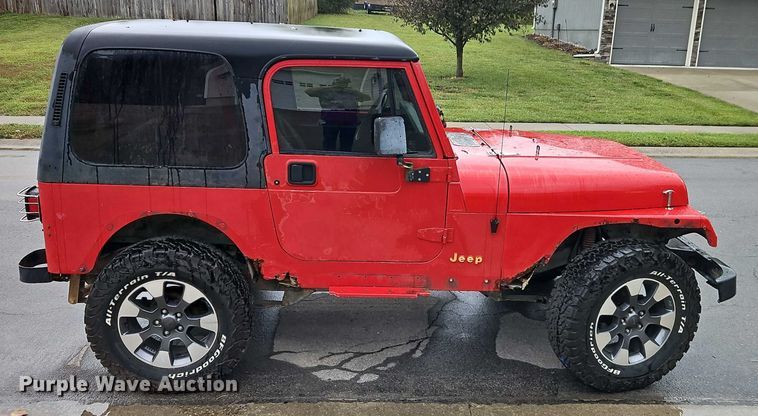 image for item EO4687 1995 Jeep Wrangler SUV