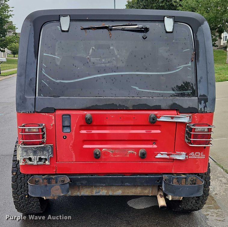 image for item EO4687 1995 Jeep Wrangler SUV