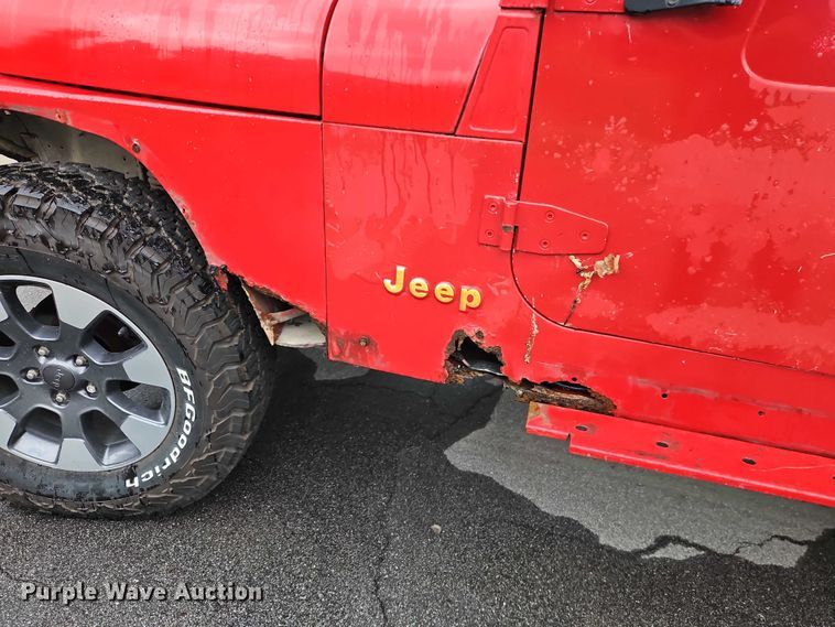 image for item EO4687 1995 Jeep Wrangler SUV