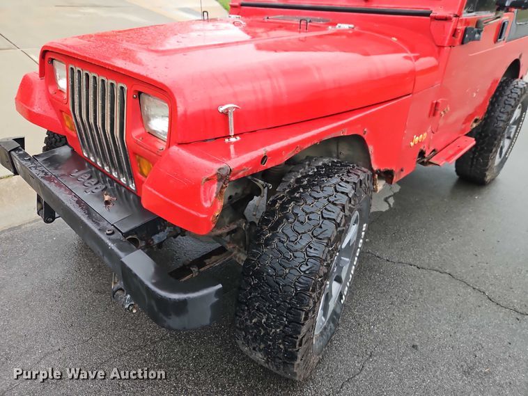 image for item EO4687 1995 Jeep Wrangler SUV