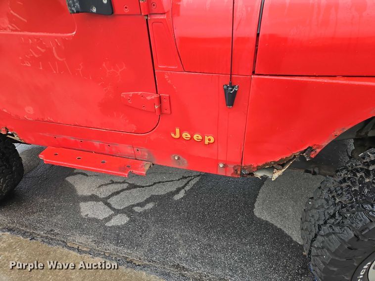 image for item EO4687 1995 Jeep Wrangler SUV