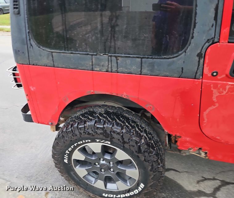 image for item EO4687 1995 Jeep Wrangler SUV