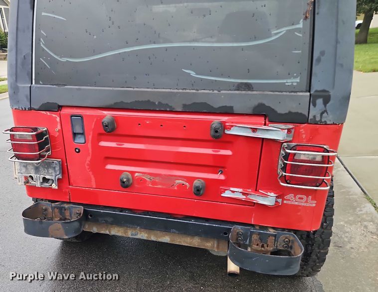 image for item EO4687 1995 Jeep Wrangler SUV